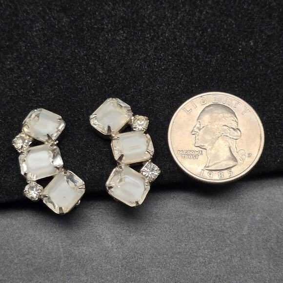 Clear White Glass Rhinestone Clip On Earrings Curved Vintage Glam Jewelry - Picture 3 of 6